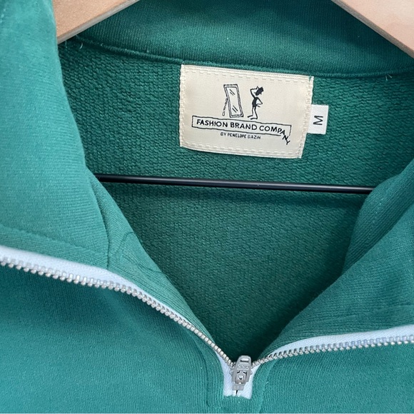 Green “Museum of Modern Fart” sweater, soft/vintage style hardly worn. Like new - Picture 4 of 4